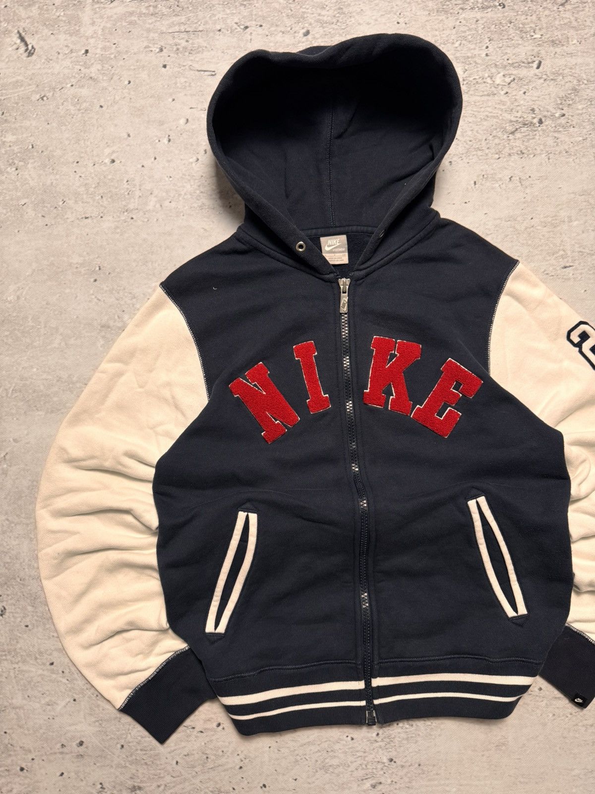 Nike × Vintage NIKE VINTAGE CENTER LOGO OVERSIZE ZIP BOXY HOODIE Size US S / EU 44-46 / 1 - 2 Thumbnail