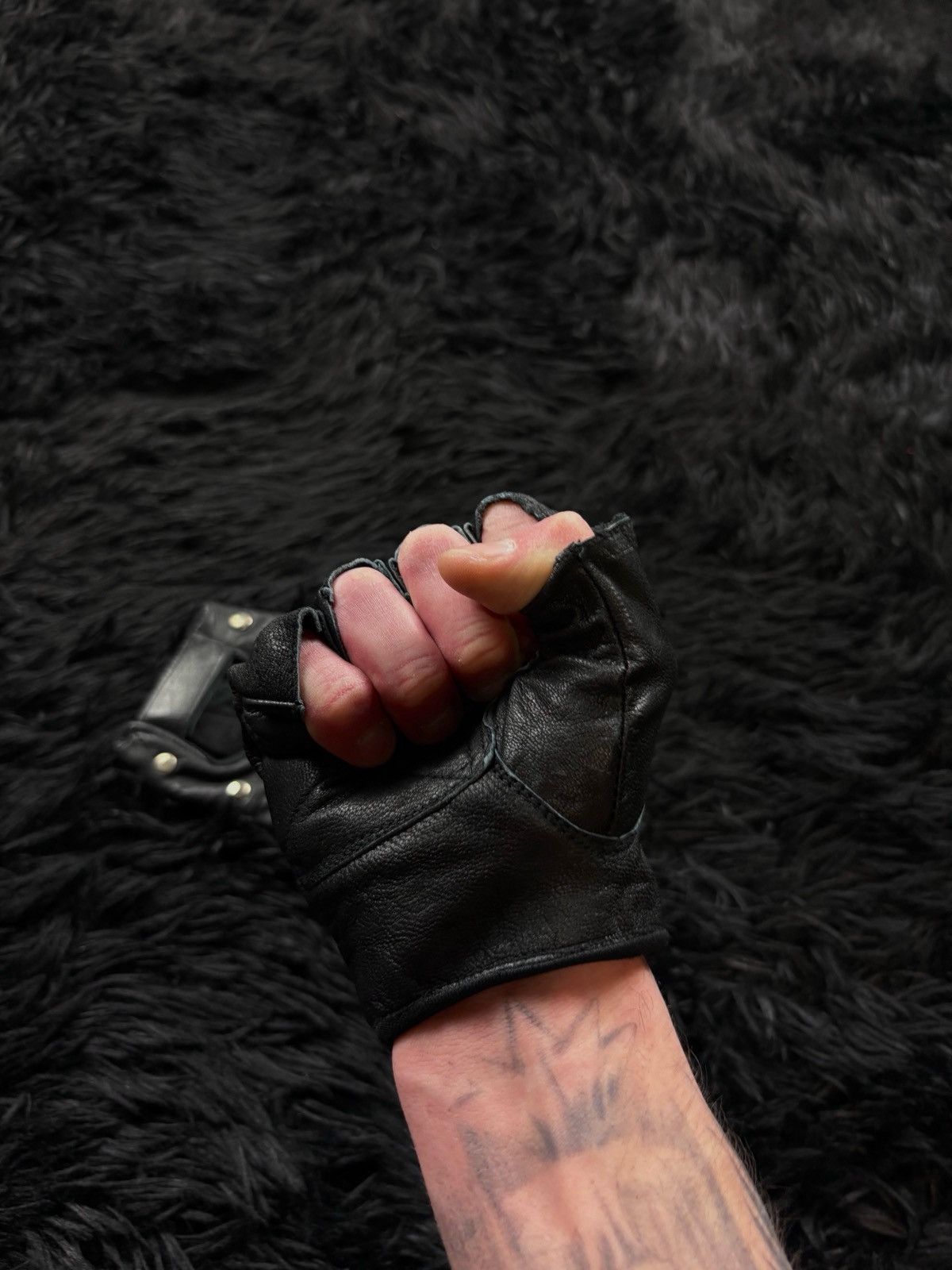Other ERD Style Biker Cropped Real Leather Gloves Size ONE SIZE - 6 Thumbnail