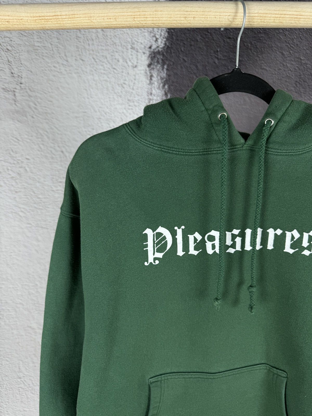 Pleasures Pleasures Sex and Violence vintage big logo hoodie Size US M / EU 48-50 / 2 - 4 Thumbnail