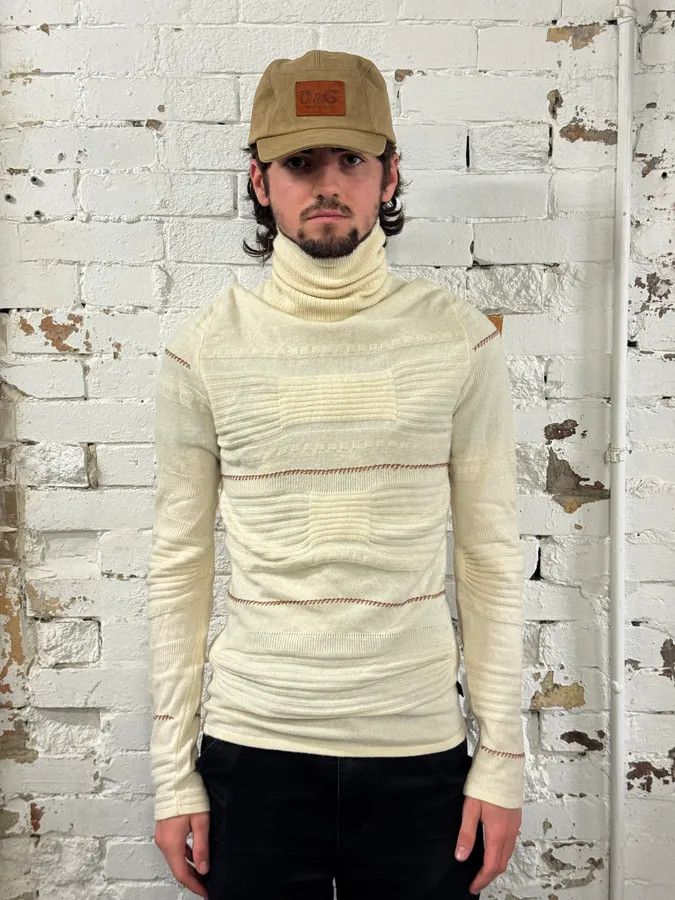 Roberto Cavalli 2000s Cavalli Cream White Abstract Turtleneck Sweater Size US S / EU 44-46 / 1 - 2 Thumbnail