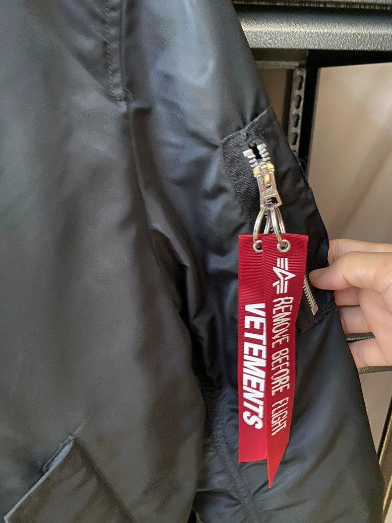 Vetements Vetements Georgian QR code padded jacket, this is also a c Size US XS / EU 42 / 0 - 2 Thumbnail