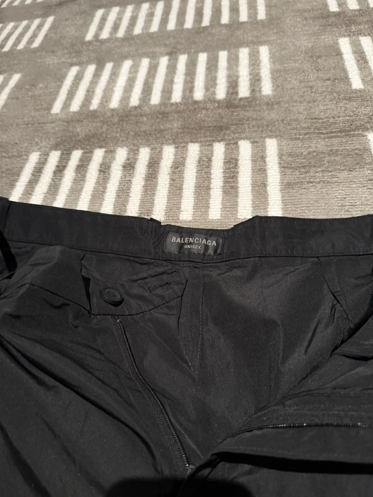 Balenciaga Balenciaga “Packable Pants” Size US 32 / EU 48 - 2 Thumbnail
