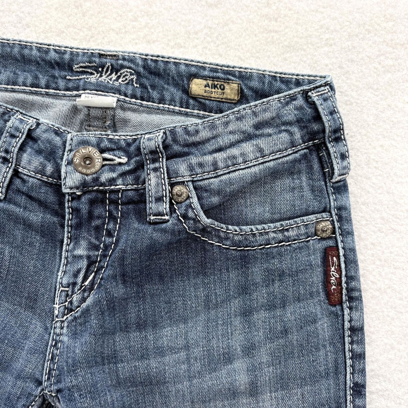 Silver Jeans Co. Silver Jeans Aiko Bootcut Womens 27x31 Jeans Blue Low Rise Stretch Denim Y2K Grunge Baggy? Size 27" / US 4 / IT 40 - 4 Thumbnail