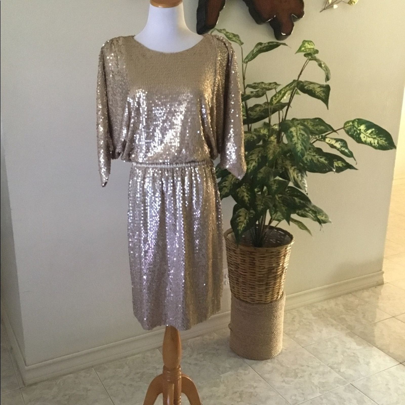 Other Suzi Chin for Maggy Boutique Gold Sequin Mini Dress Size M / US 6-8 / IT 42-44 - 1 Thumbnail