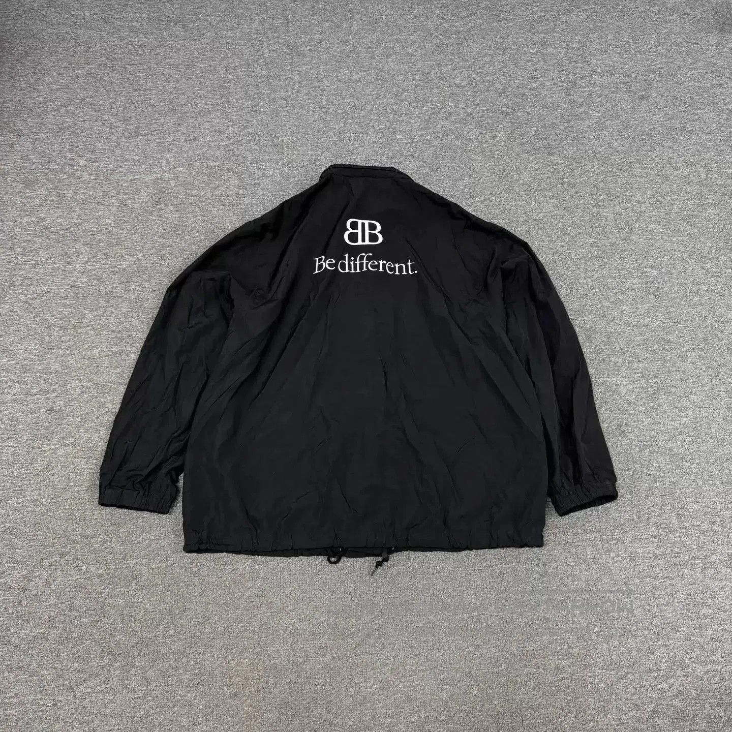 Balenciaga Black Light Jacket with 'Be Different' Back Print. Size US XS / EU 42 / 0 - 1 Thumbnail