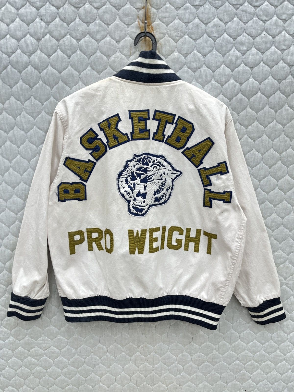 Vintage 🔥🔥🔥STEALS VTG PRO WEIGHT BASKETBALL BOMBER JACKET Size US S / EU 44-46 / 1 - 1 Thumbnail