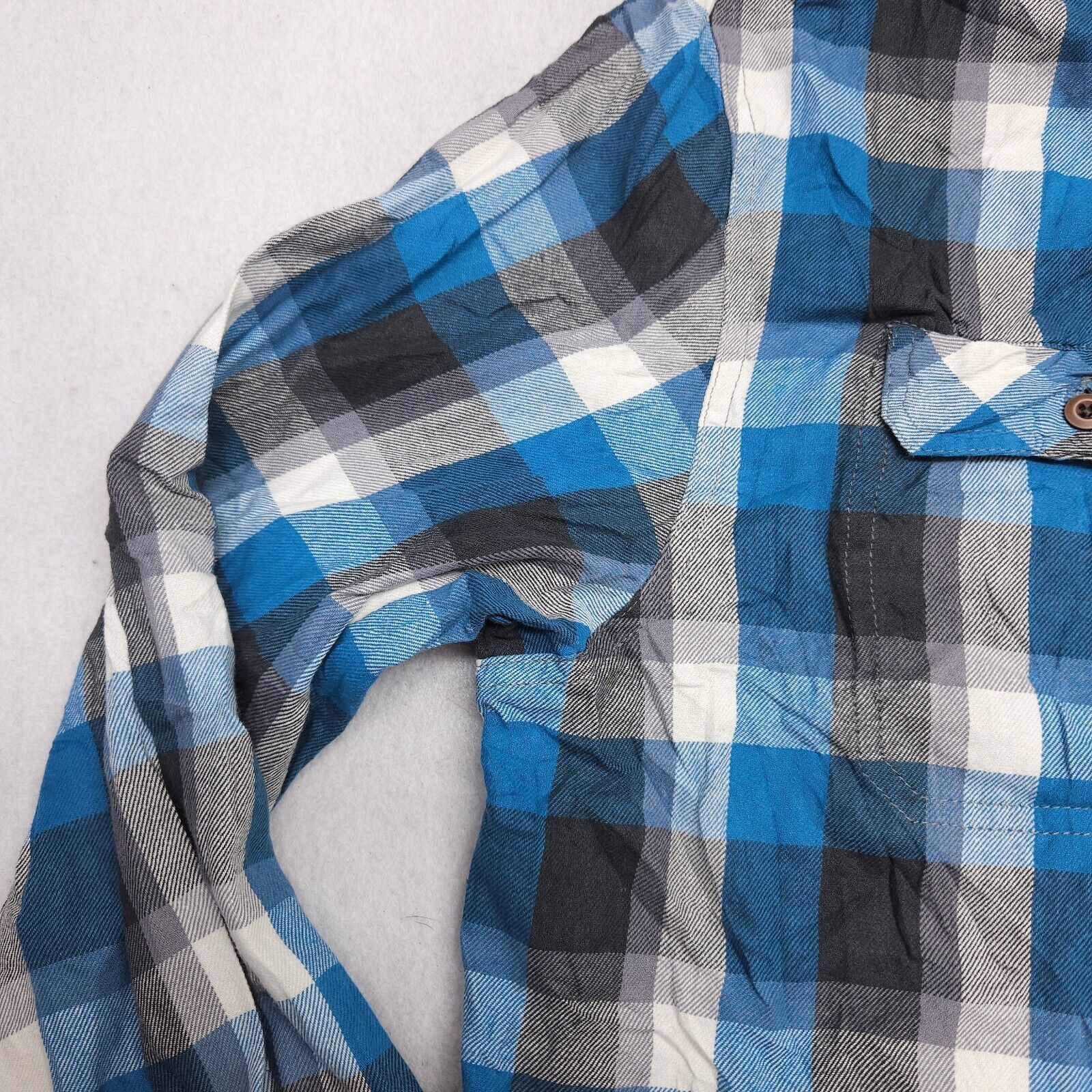 Ocean Current Ocean Current Gingham Flannel Button Shirt Mens Size L Blue Size US L / EU 52-54 / 3 - 5 Thumbnail