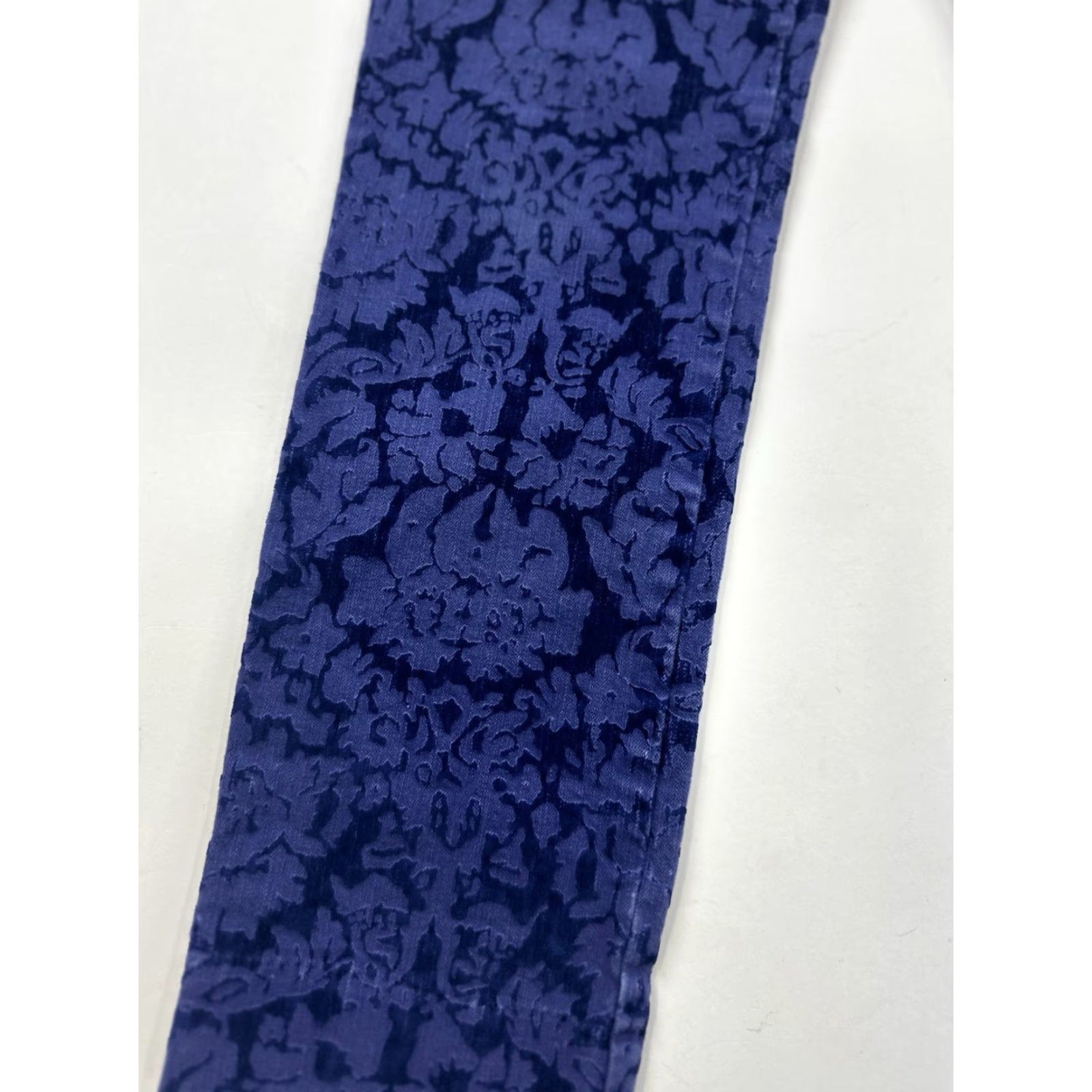 Anthropologie Anthropologie Pants Women’s 4 Blue Floral Jacquard Skinny Dress Pants Slimming Pockets Women Size 27" / US 4 / IT 40 - 3 Thumbnail