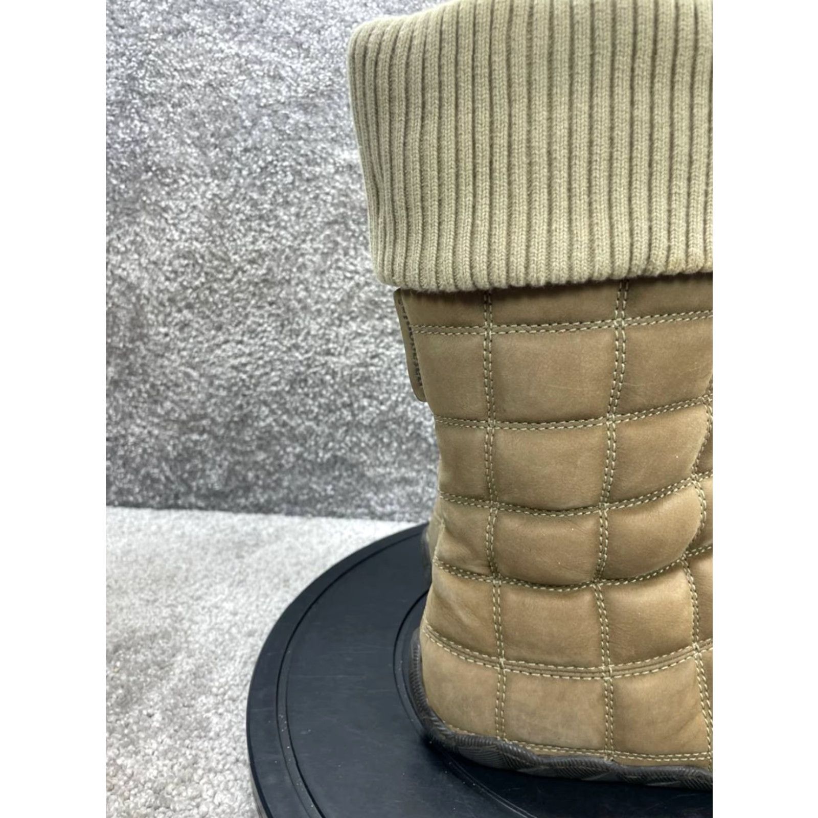 Patagonia Patagonia Boots Womens Size 7 Ginkgo Moss Brown Quilted Mid Calf Pull On Winter Size US 7 / IT 37 - 3 Thumbnail