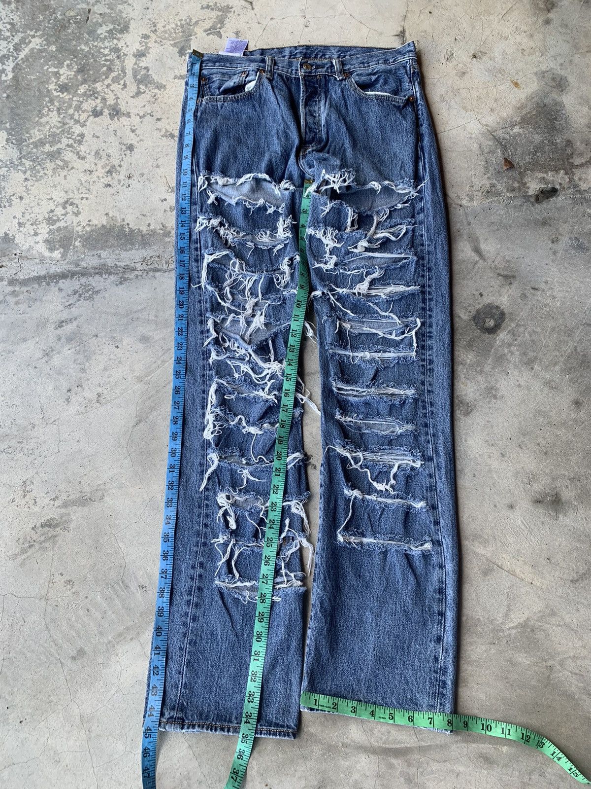 Levi's Grunge heavy distressed Levi's 501 jeans. Size US 33 - 3 Thumbnail
