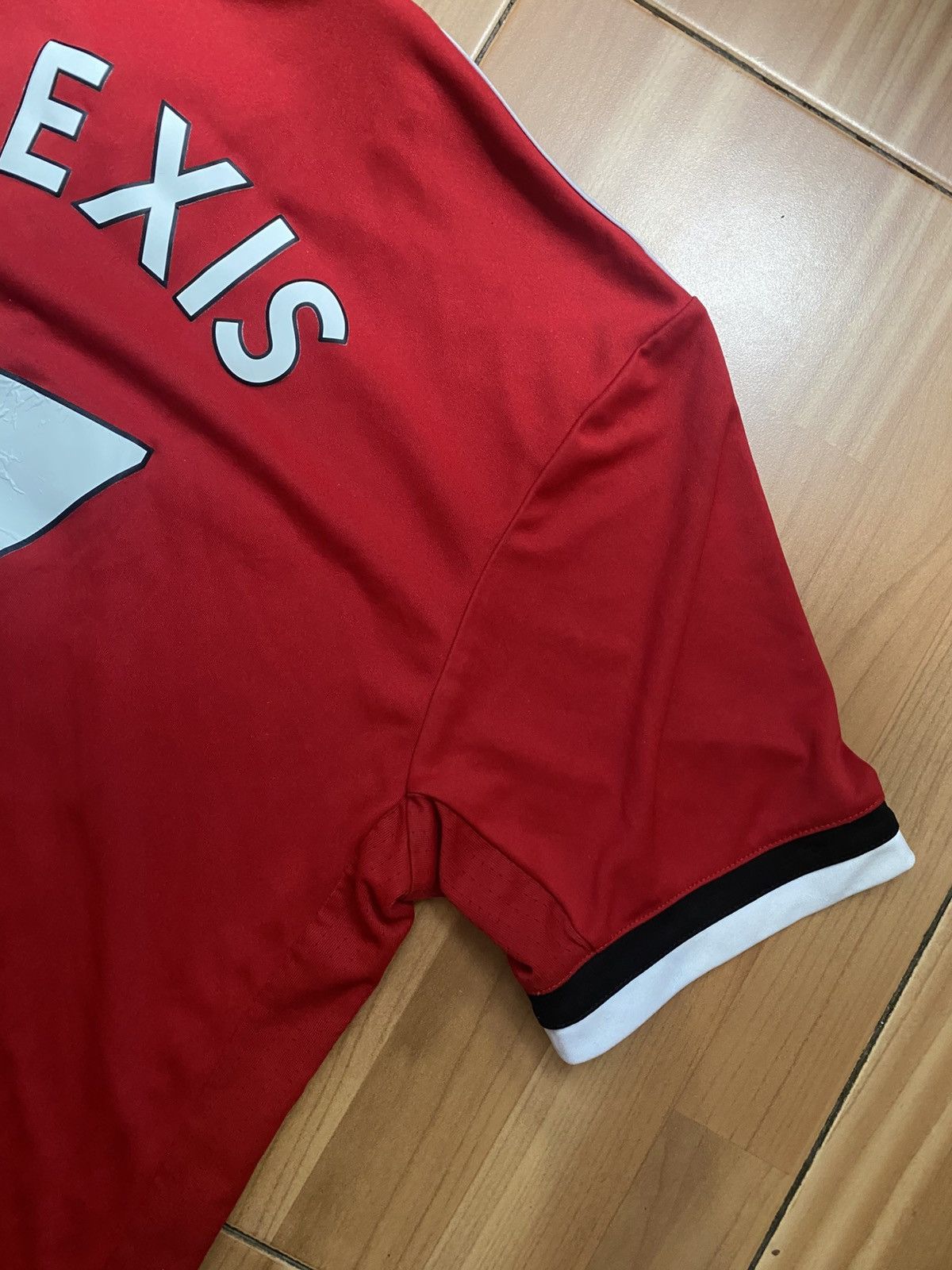Adidas adidas Manchester United 2017/18 #7 Alexis Home Shirt Size US S / EU 44-46 / 1 - 14 Thumbnail