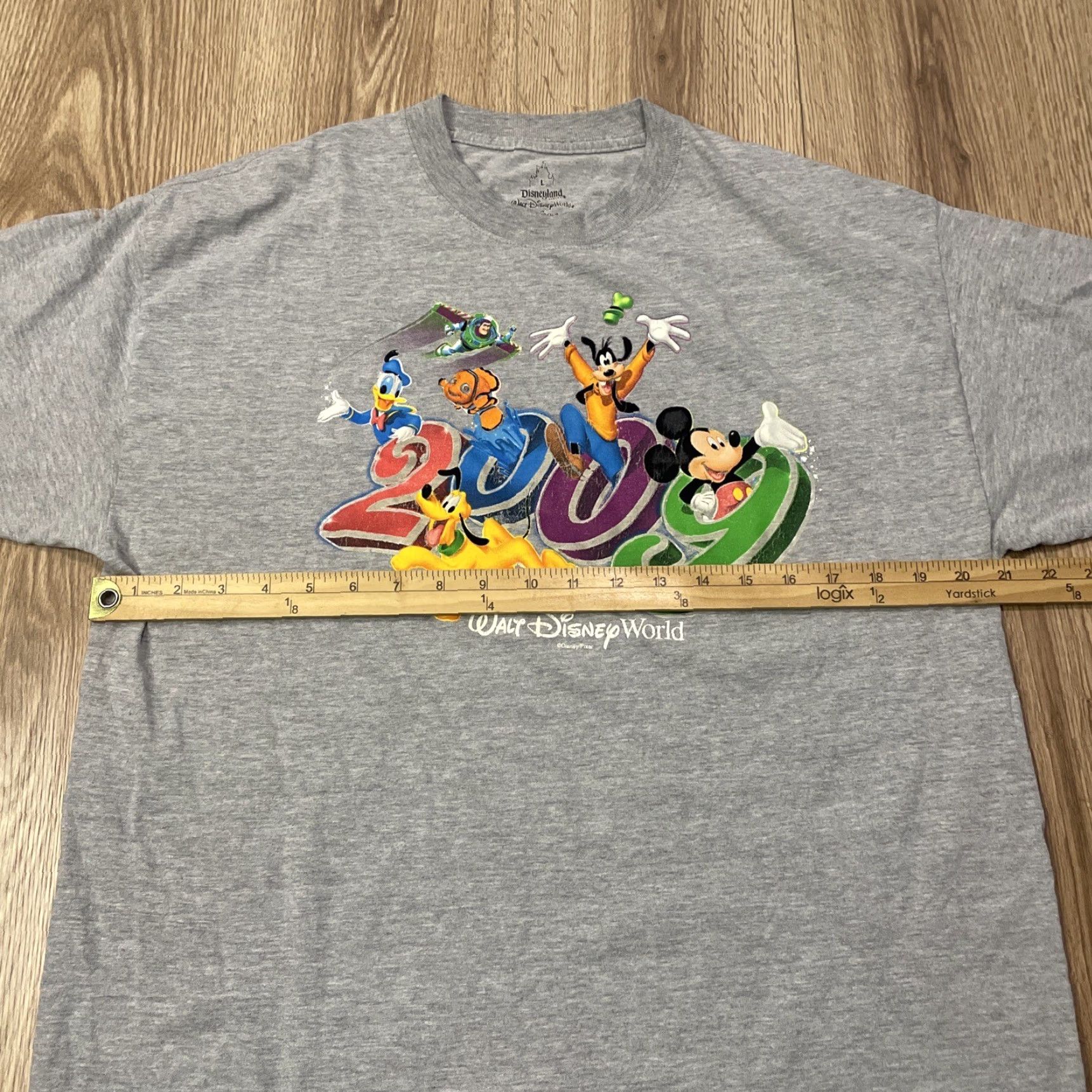 Disney Disney Pixar Mickey Mouse Graphic T-Shirt Adults Size Large Gray Short Sleeve Walt Disney World 2009 Mens Size US L / EU 52-54 / 3 - 5 Thumbnail