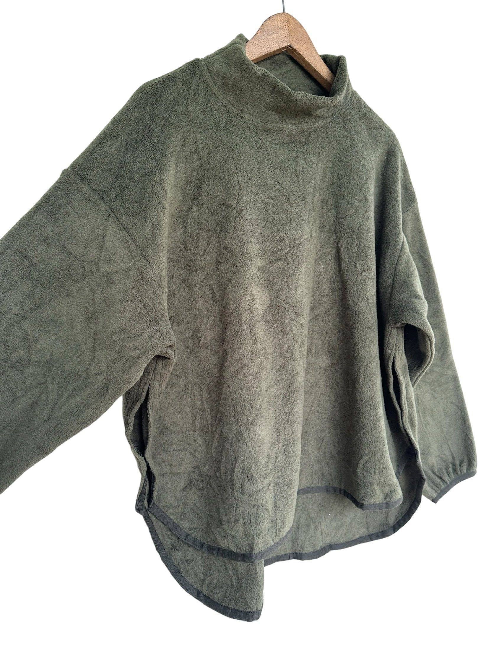 Uniqlo × White Mountaineering Uniqlo X White Mountaineering Fleece Sweater Size US XL / EU 56 / 4 - 4 Thumbnail