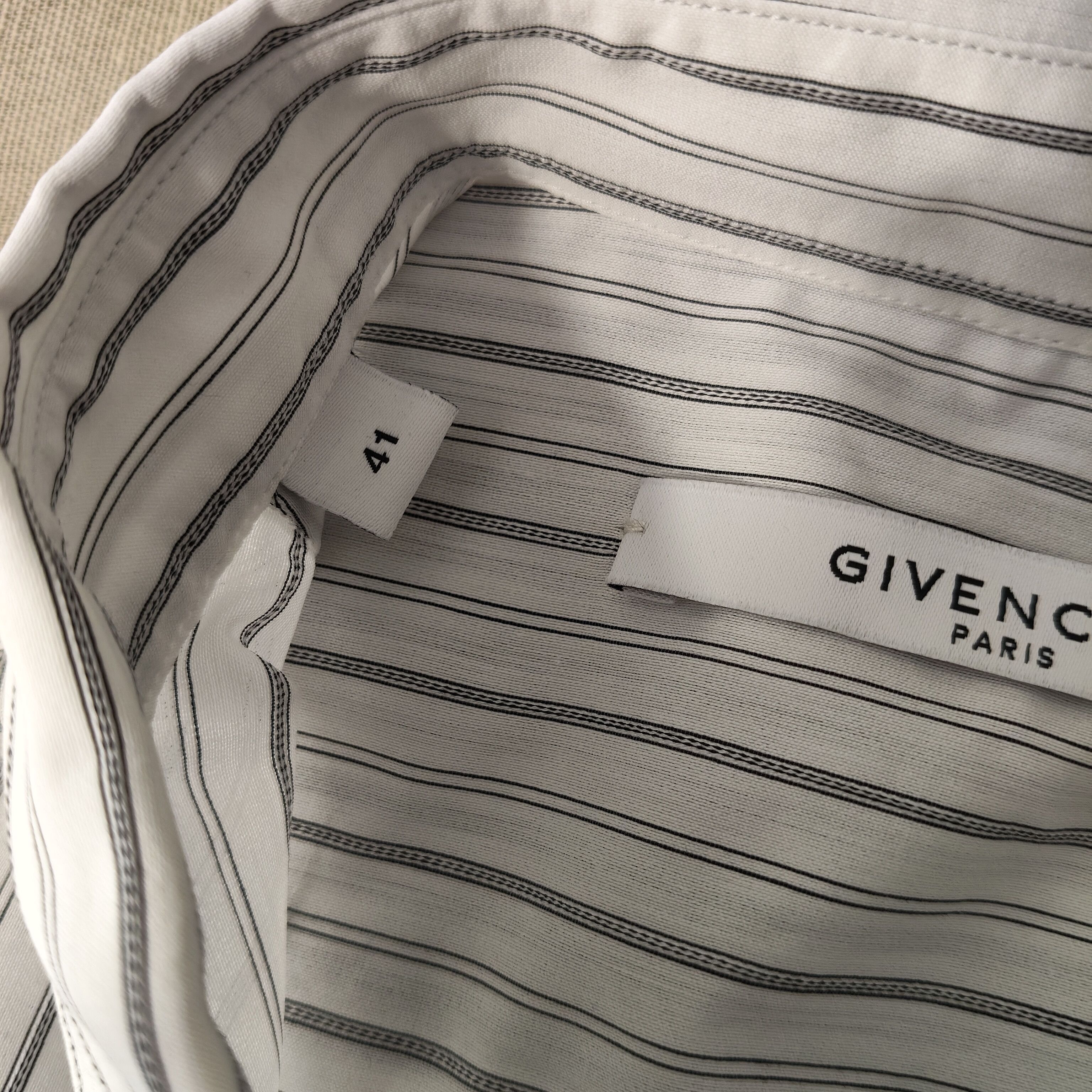 Givenchy Embroidered logo shirt Size US L / EU 52-54 / 3 - 11 Thumbnail