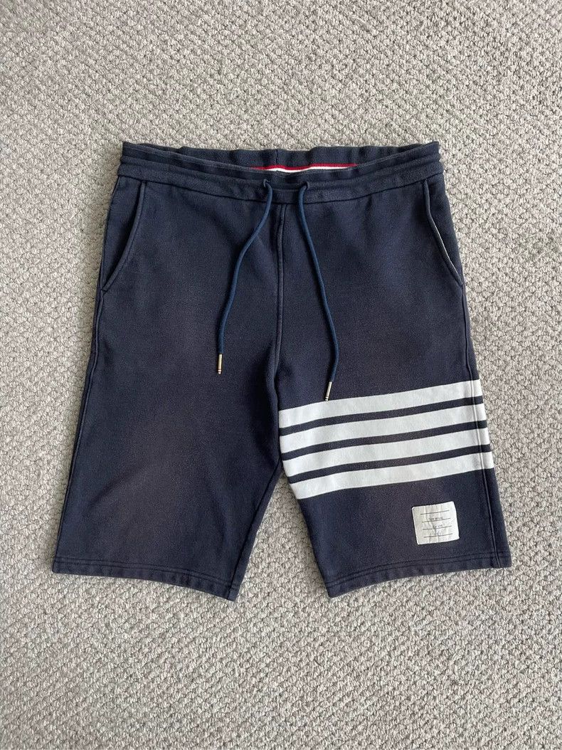 Thom Browne Thom Browne size2 Blue and green sports shorts Size US 26 / EU 42 - 2 Thumbnail