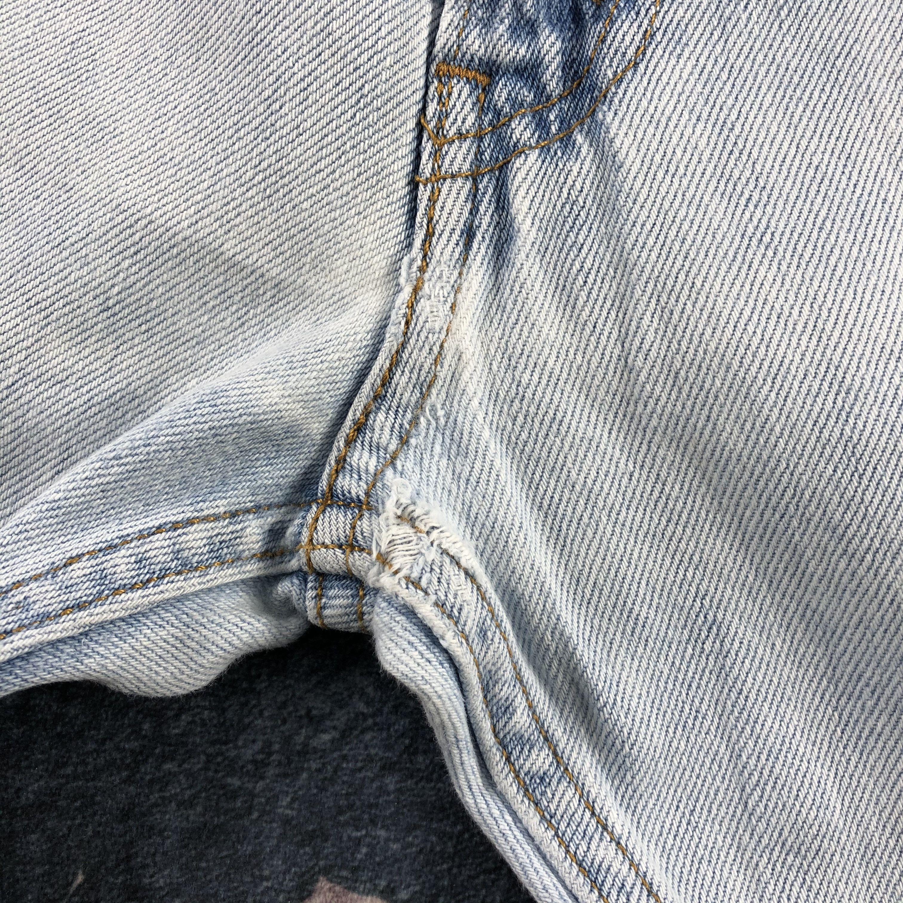 Levi's × Vintage Vintage Light Wash Levis 505 Jeans-JM3173 Size US 31 - 10 Thumbnail