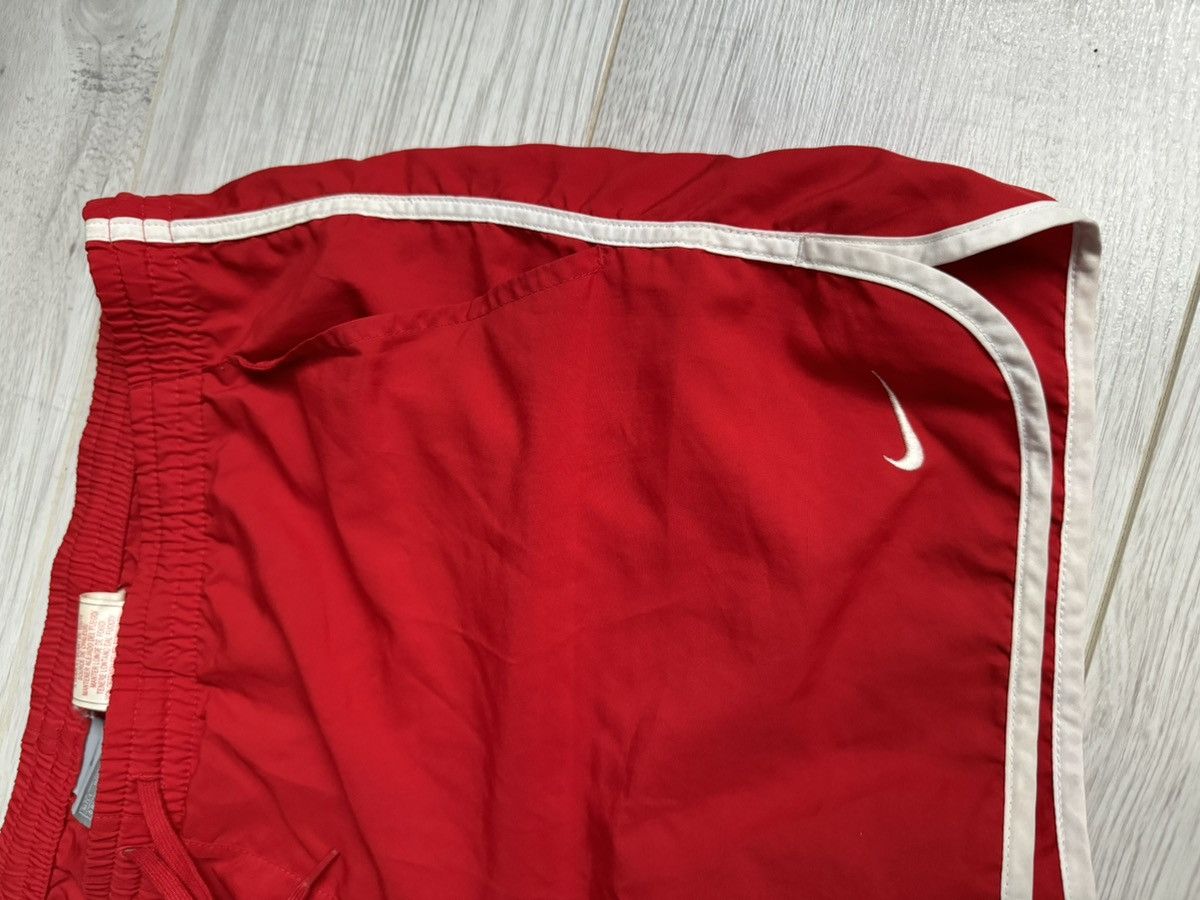Nike × Vintage Vintage women’s Nike Swoosh shorts Size 32" / US 10 / IT 46 - 2 Thumbnail