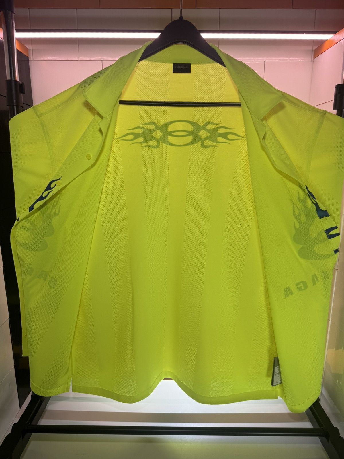 Balenciaga Balenciaga Fluo Yellow Striped Mesh Shirt Size XL Size US XL / EU 56 / 4 - 6 Thumbnail