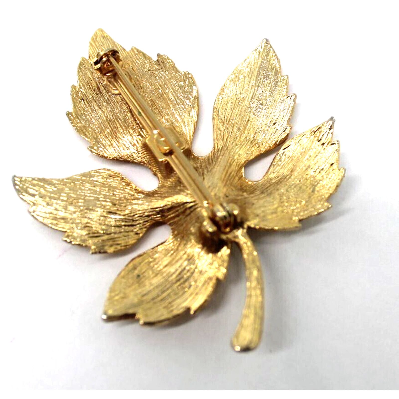 Other Classic Golden Maple Leaf Brooch Pin • Gold Tone • Textured Size ONE SIZE - 3 Thumbnail