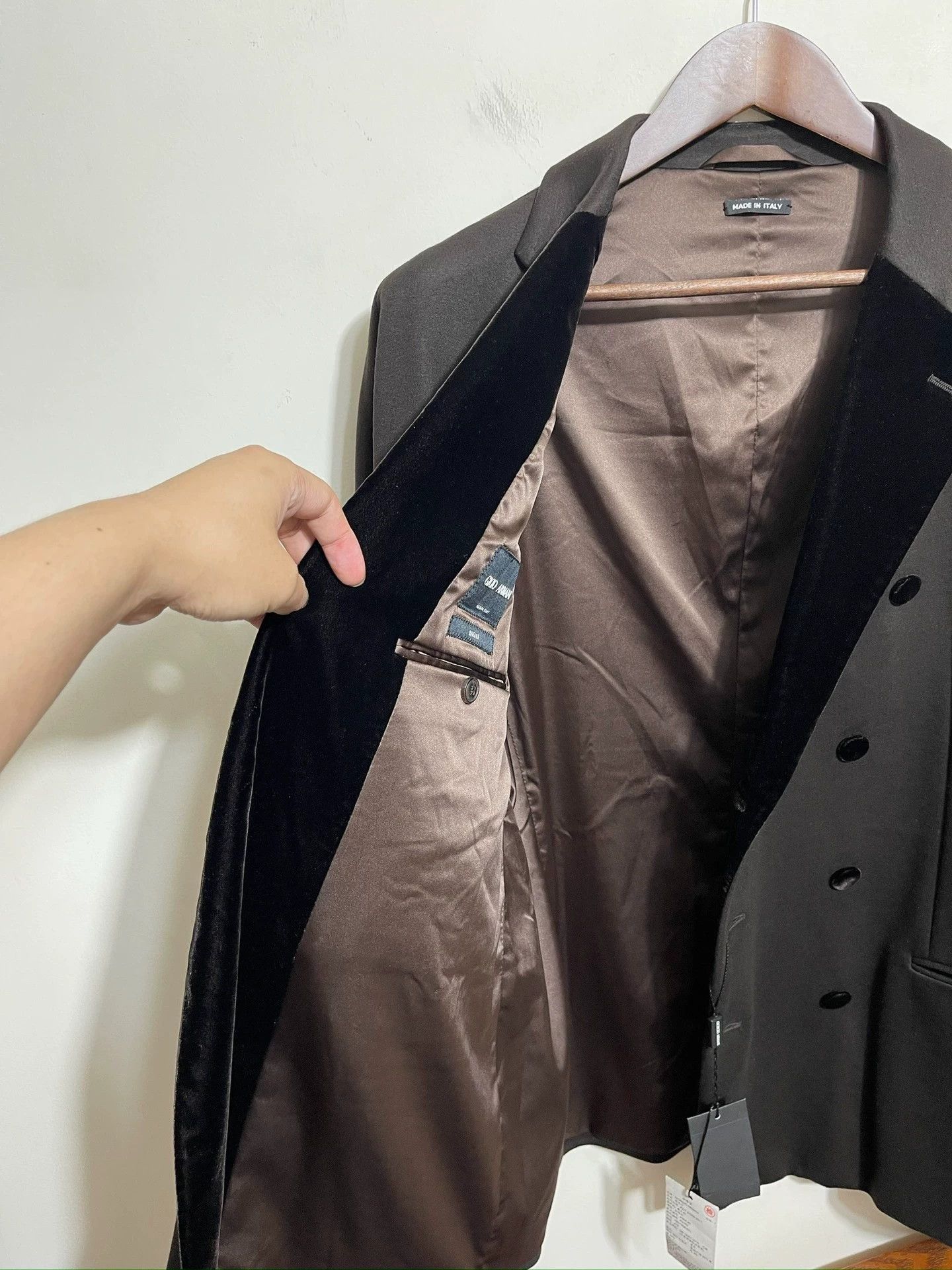 Giorgio Armani Double-Breasted Blazer with Velvet Lapel Size US XXS / EU 40 - 7 Thumbnail