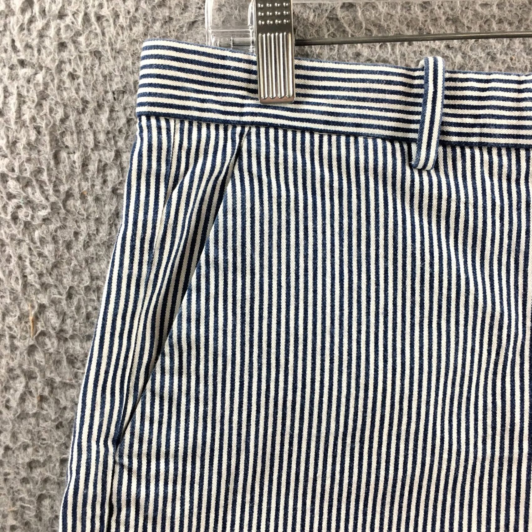 Gap Gap Chino Shirt Womens 8 Blue White Striped Mid Rise Zip Size 30" / US 8 / IT 44 - 2 Thumbnail