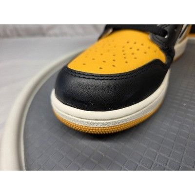Jordan Brand Nike Air Jordan 1 High OG Taxi Yellow Toe Men’s Size 12 5550 Size US 12 / EU 45 - 4 Thumbnail