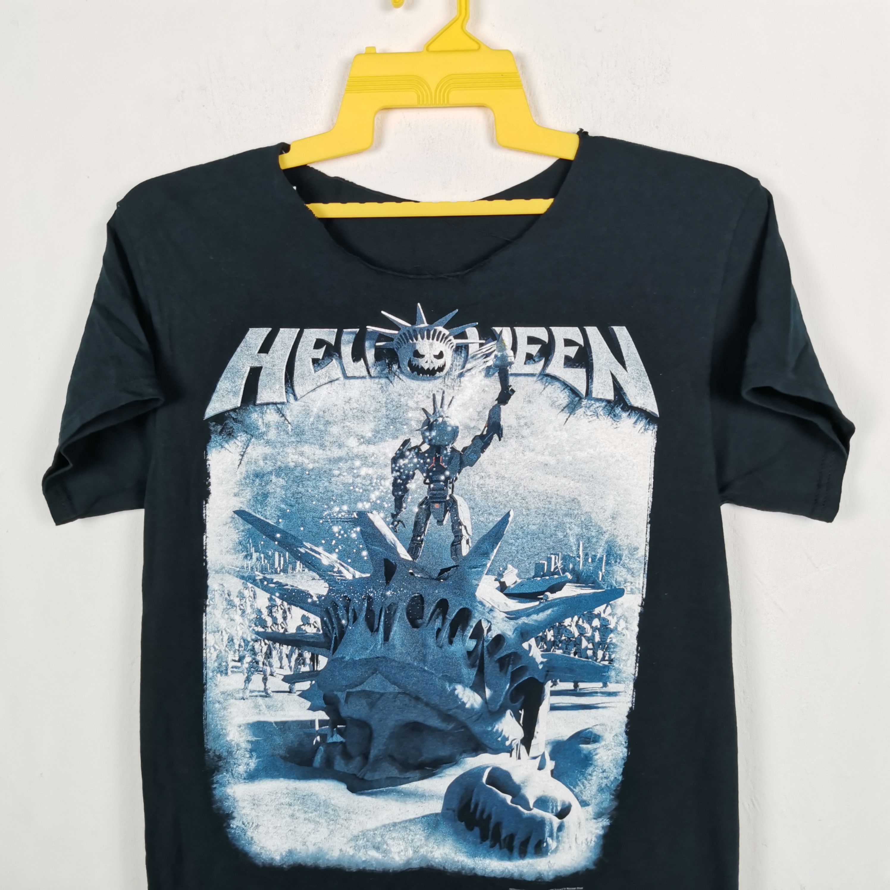 Band Tees Vintage Y2K Helloween T-Shirt Rock Band Tour Crewneck Tee Size US XS / EU 42 / 0 - 3 Thumbnail