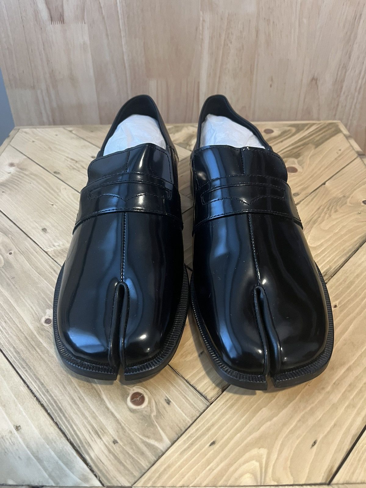 classic leather tabi shoes