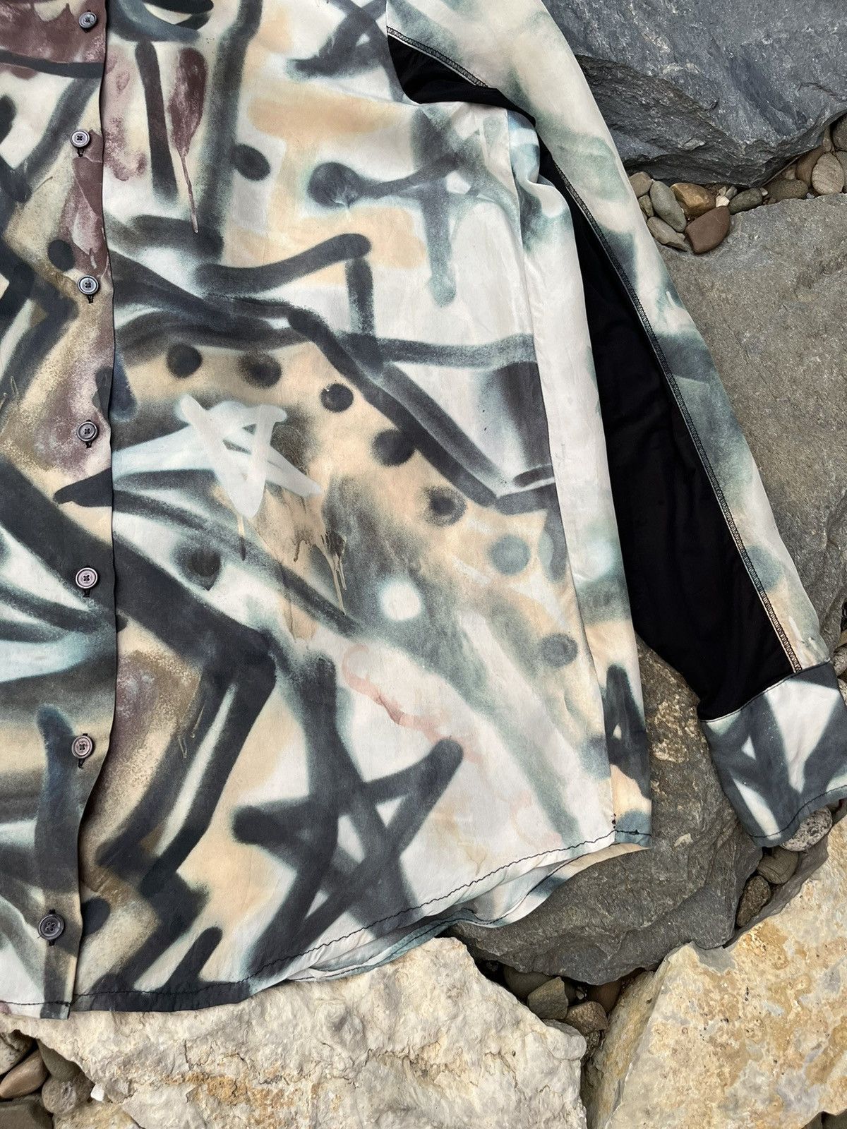 Acne Studios × Vintage Vintage Acne Studios AW10 silk shirt grafiti star full print Size XS / US 0-2 / IT 36-38 - 12 Thumbnail