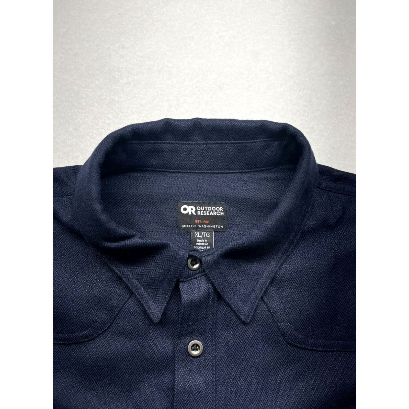 Outdoor Research VINTAGE Outdoor Research Men’s Navy Button-Up Long Sleeve Shirt XL Mens Navy Button-Up Long Sleeve Shirt #2962 Size US XL / EU 56 / 4 - 4 Thumbnail