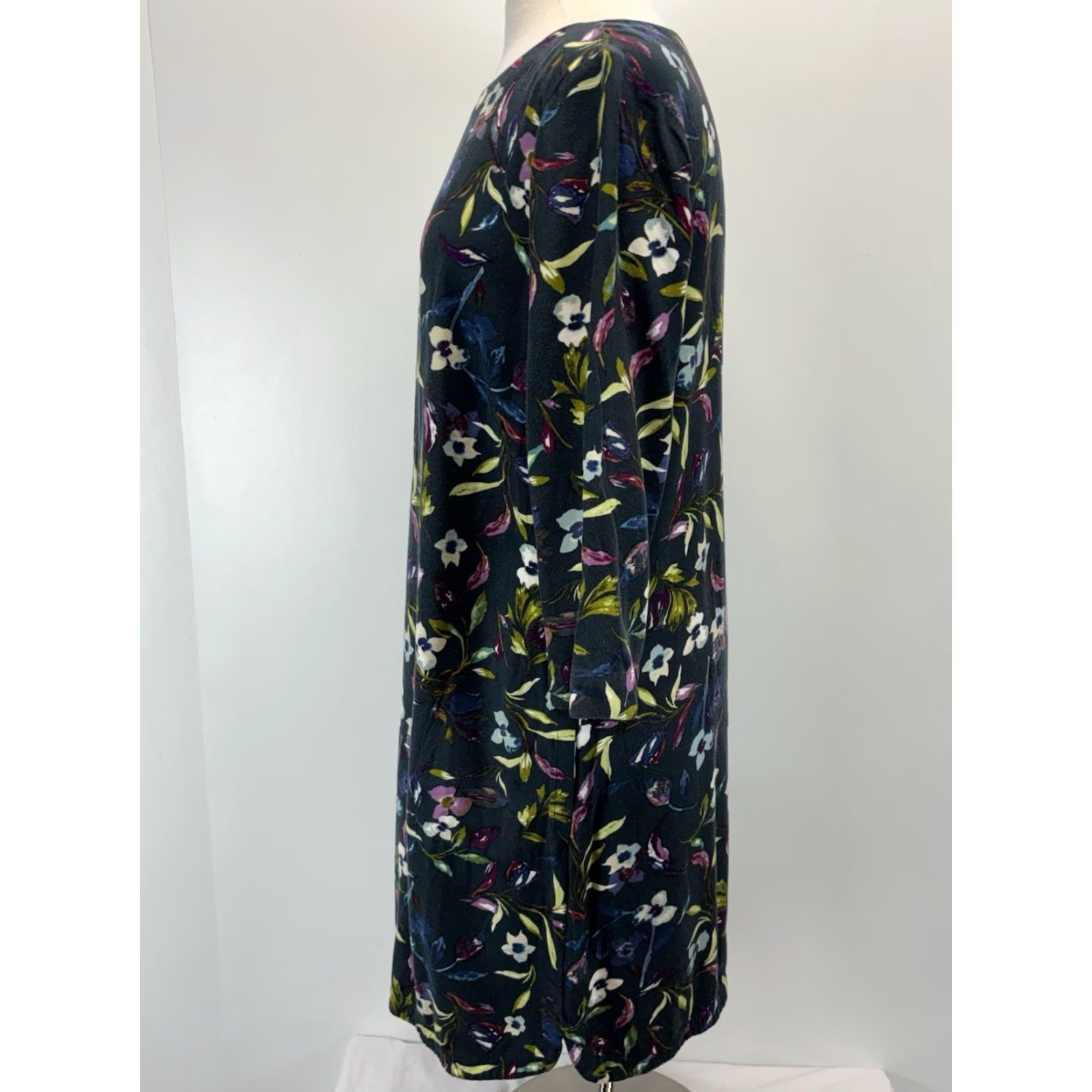 J. Jill J. Jill Floral Shift Dress L 3/4 Sleeve Rayon Pockets Navy Womens Casual Travel Comfort Pullover Short Dress Size L / US 10 / IT 46 - 2 Thumbnail