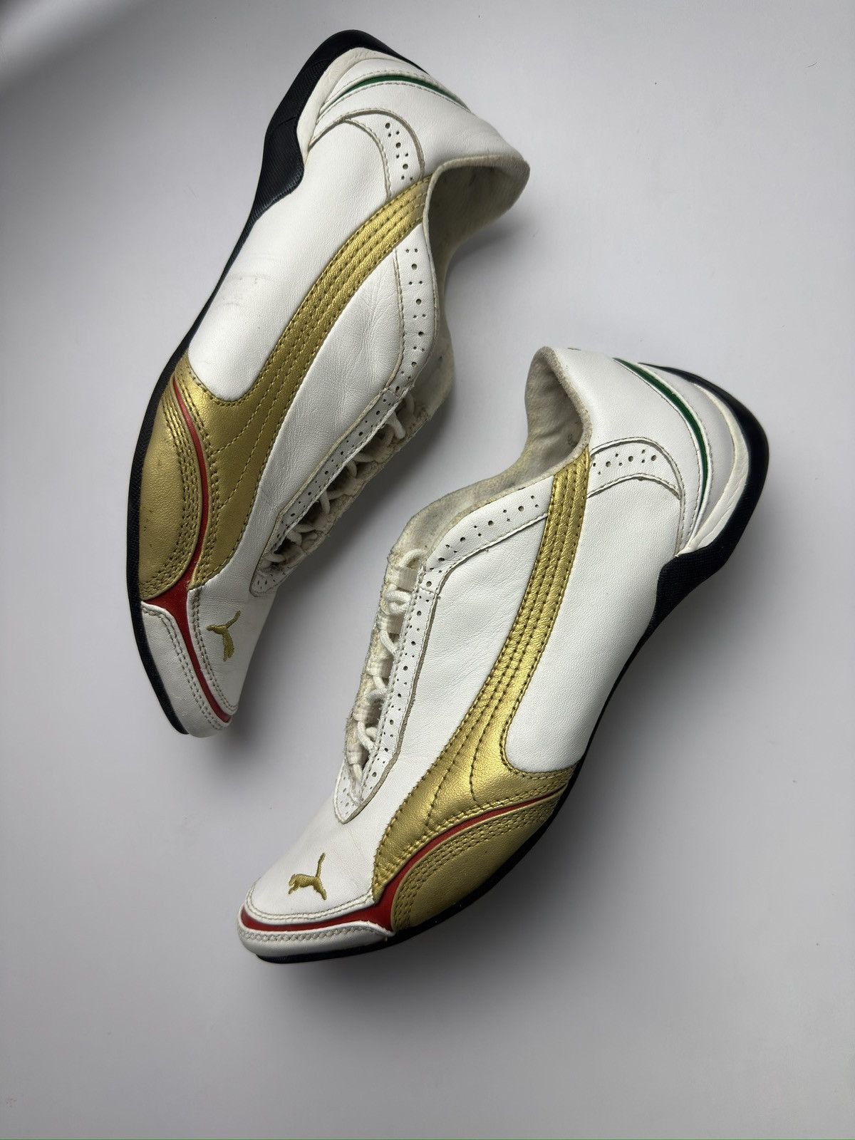 Puma Vintage white and gold Puma Ferrari sneakers Size US 7 / IT 37 - 3 Thumbnail