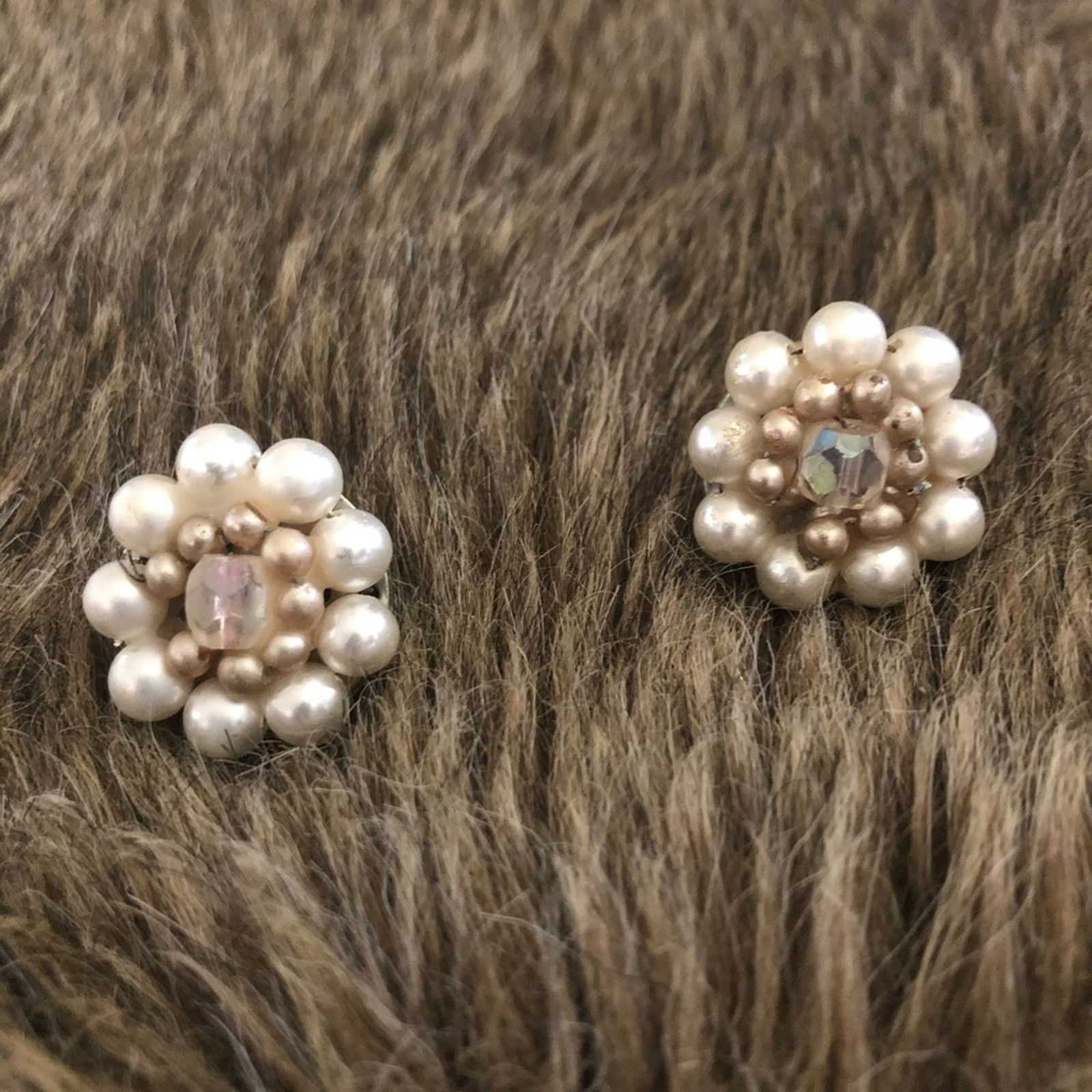 Vintage Vintage 60s beaded cluster clip on earrings Size ONE SIZE - 1 Thumbnail