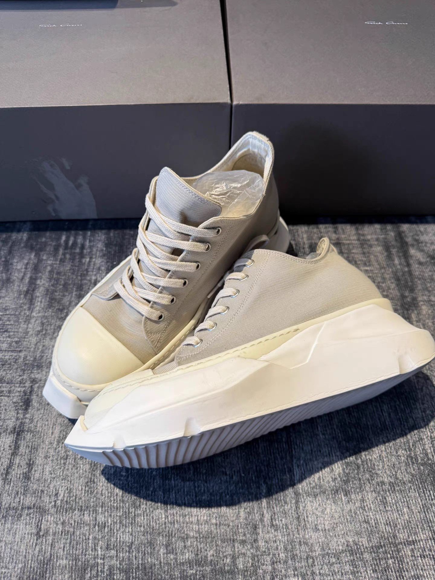 Rick Owens Rick Owens Grey Tank Sole Big Converse Size US 7 / EU 40 - 1 Thumbnail