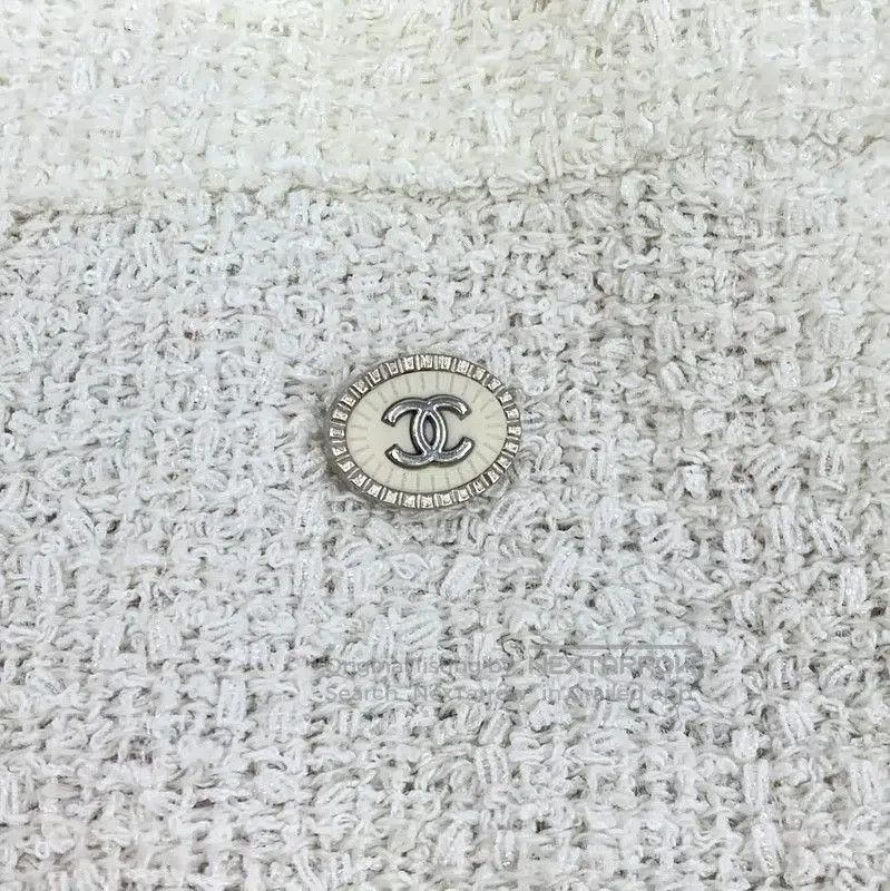 Chanel Chanel Cream Mini Skirt for Women . Size 22" - 5 Thumbnail
