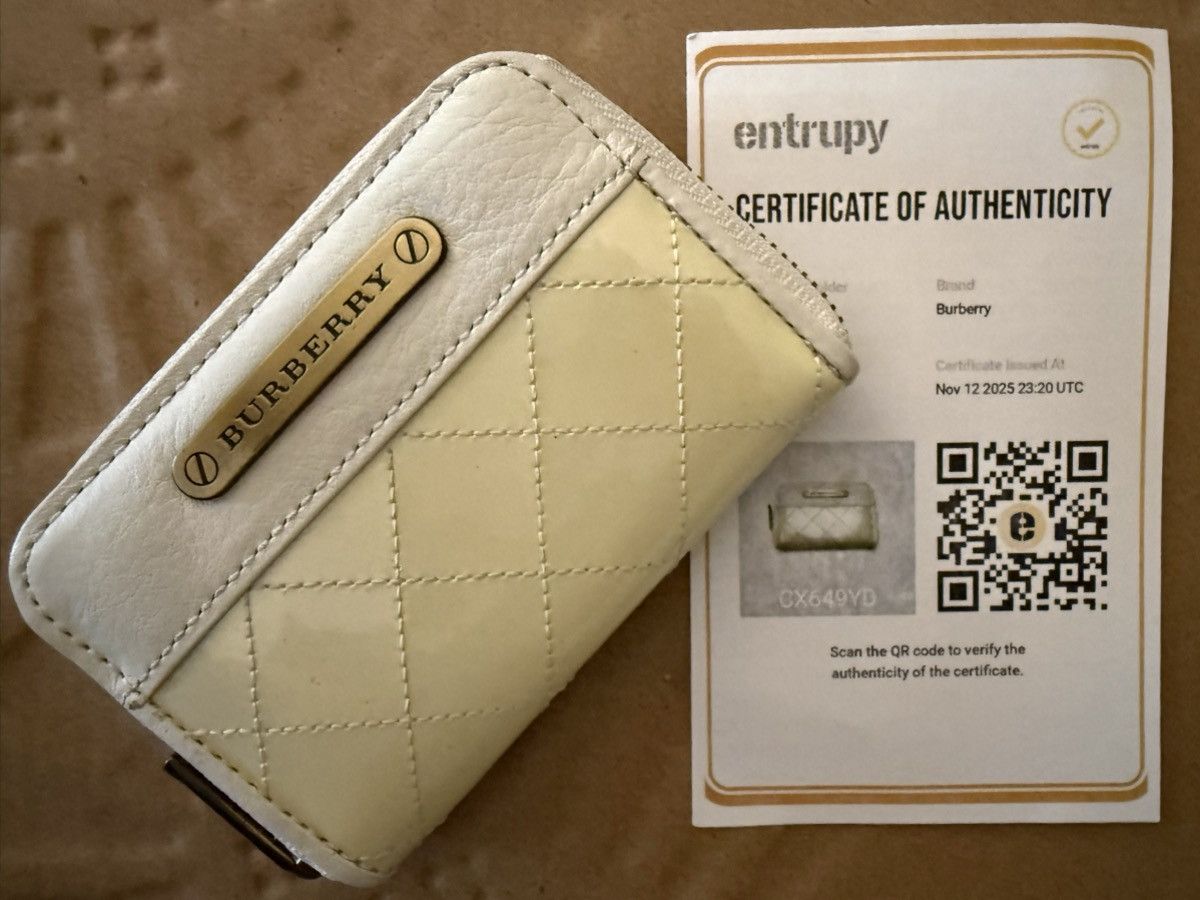 Burberry Vintage Burberry Leather & Enamel zippered card/coin wallet Size ONE SIZE - 2 Thumbnail