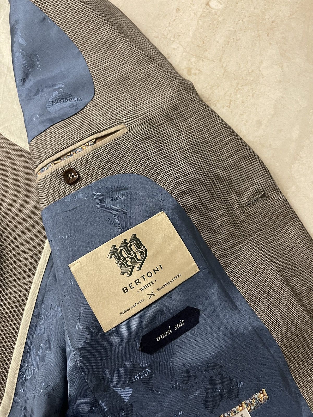Designer Designer light blazer sport coat Bertoni wool classic jacket Size 38R - 13 Thumbnail