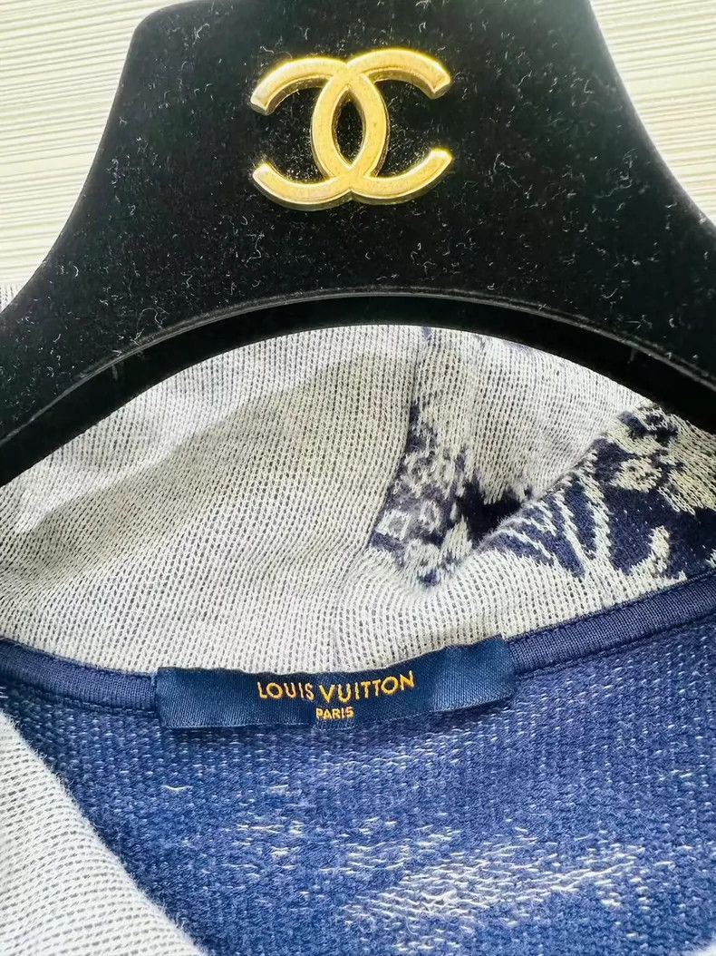 Louis Vuitton Louis Vuitton full of logo hoodie Size US M / EU 48-50 / 2 - 3 Thumbnail