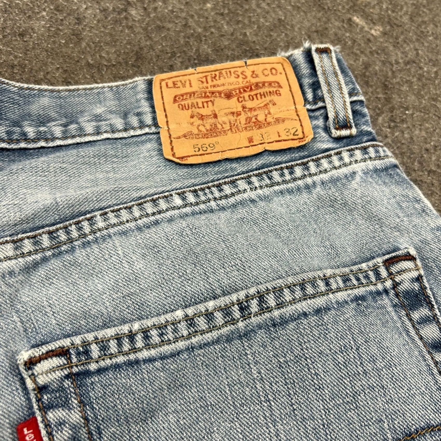 Levi's VINTAGE Levis 569 Shorts Mens 32 Blue Denim Jorts Medium Wash Baggy Y2K 90s American Mens Size US 32 / EU 48 - 3 Thumbnail