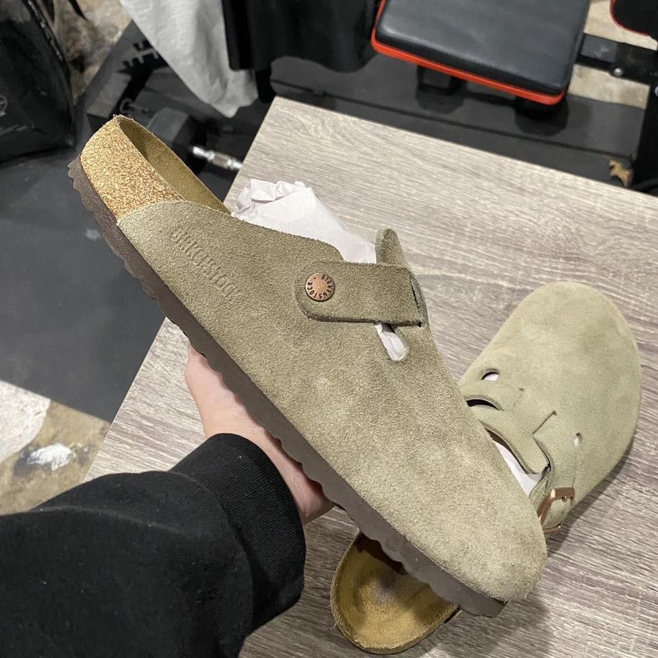 Birkenstock Size 9 Mens Birkenstock clogs Size US 9 / EU 42 - 3 Thumbnail