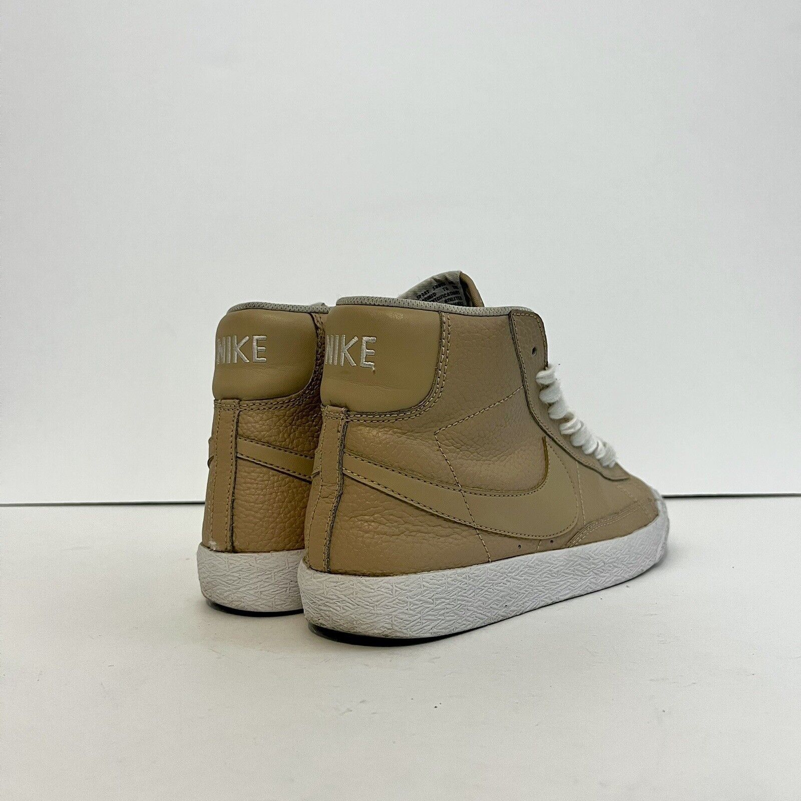 Nike 2016 Nike Blazer Leather Mid GS Linen 895850 202 Rare 5Y 6.5 Size US 6.5 / IT 36.5 - 4 Thumbnail