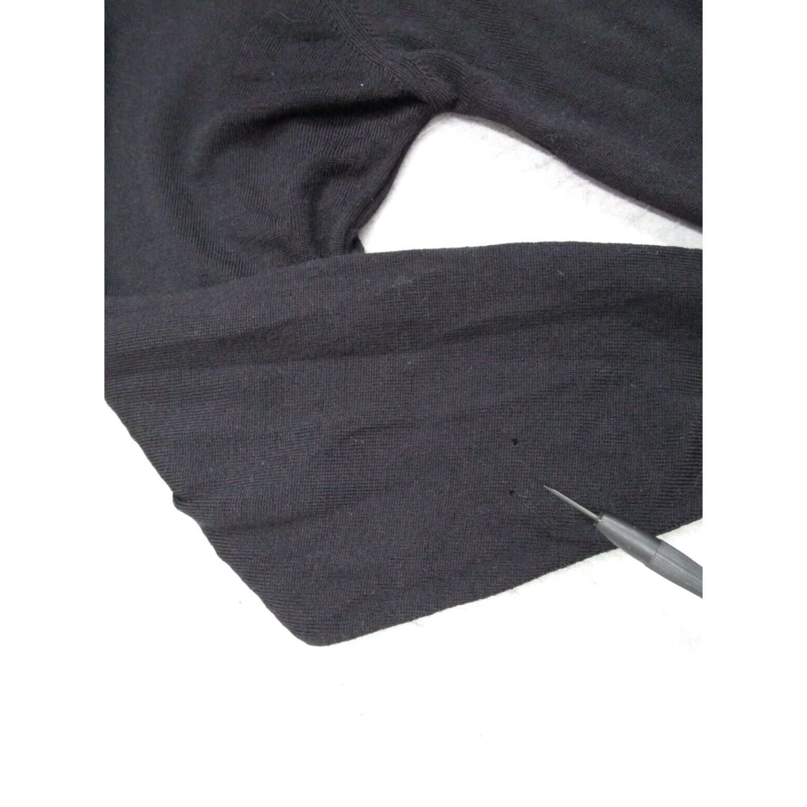 Vintage Straven Mens Large V Neck Wool Sweater Black Lightweight Pullover Long Sleeve Made in England Size US L / EU 52-54 / 3 - 5 Thumbnail