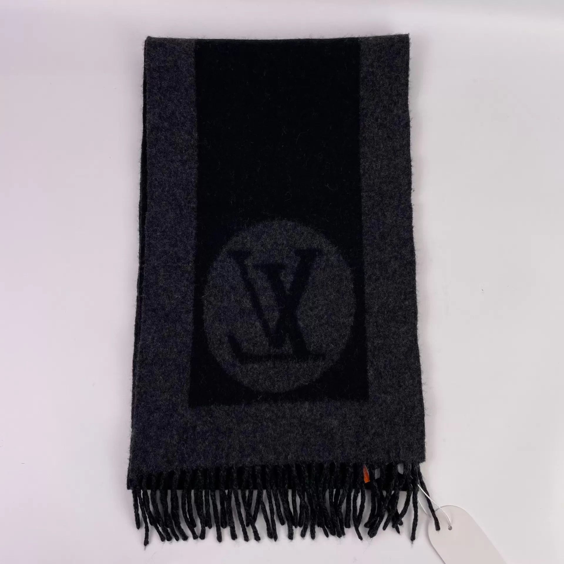 Louis Vuitton LV Black Embossed Scarf Size ONE SIZE - 4 Thumbnail