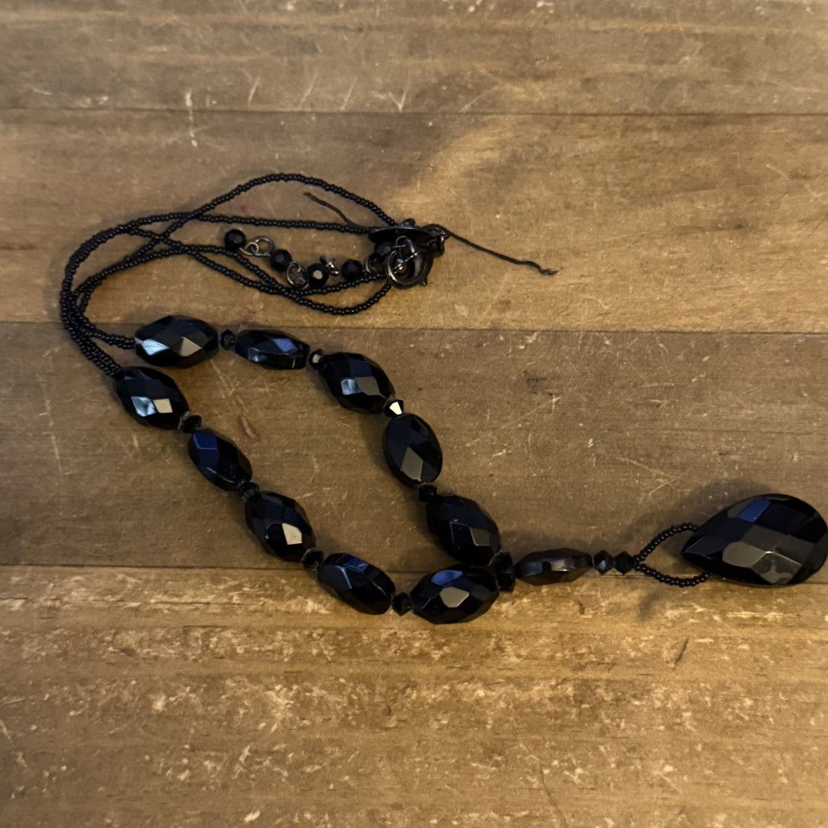 White House Black Market White House Black Market black faceted bead Y necklace Size ONE SIZE - 3 Thumbnail