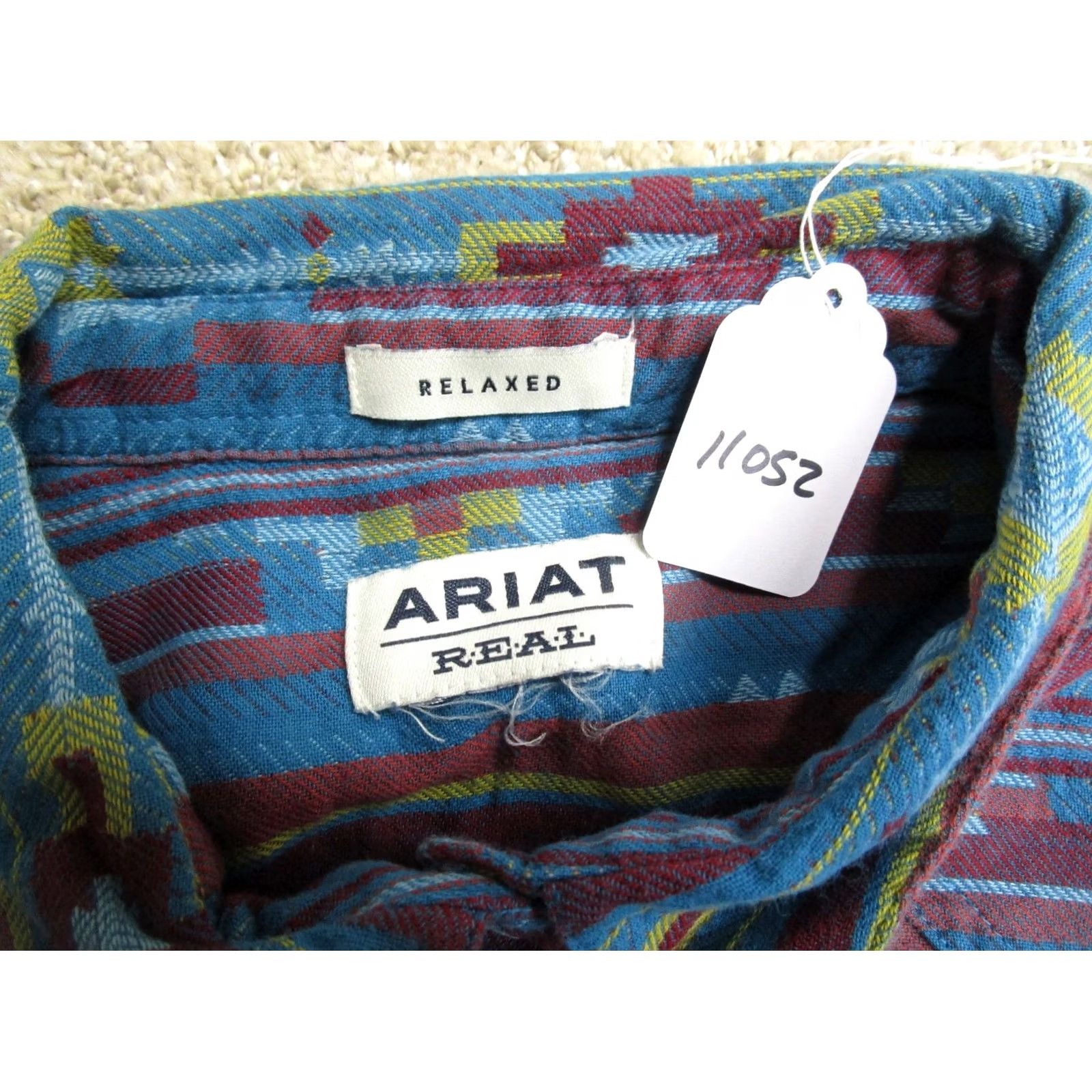 Ariat Ariat Shirt Women XL Blue Aztec Geometric Western Long Sleeve Button-Up Shirt Mens? Size XL / US 12-14 / IT 48-50 - 7 Thumbnail
