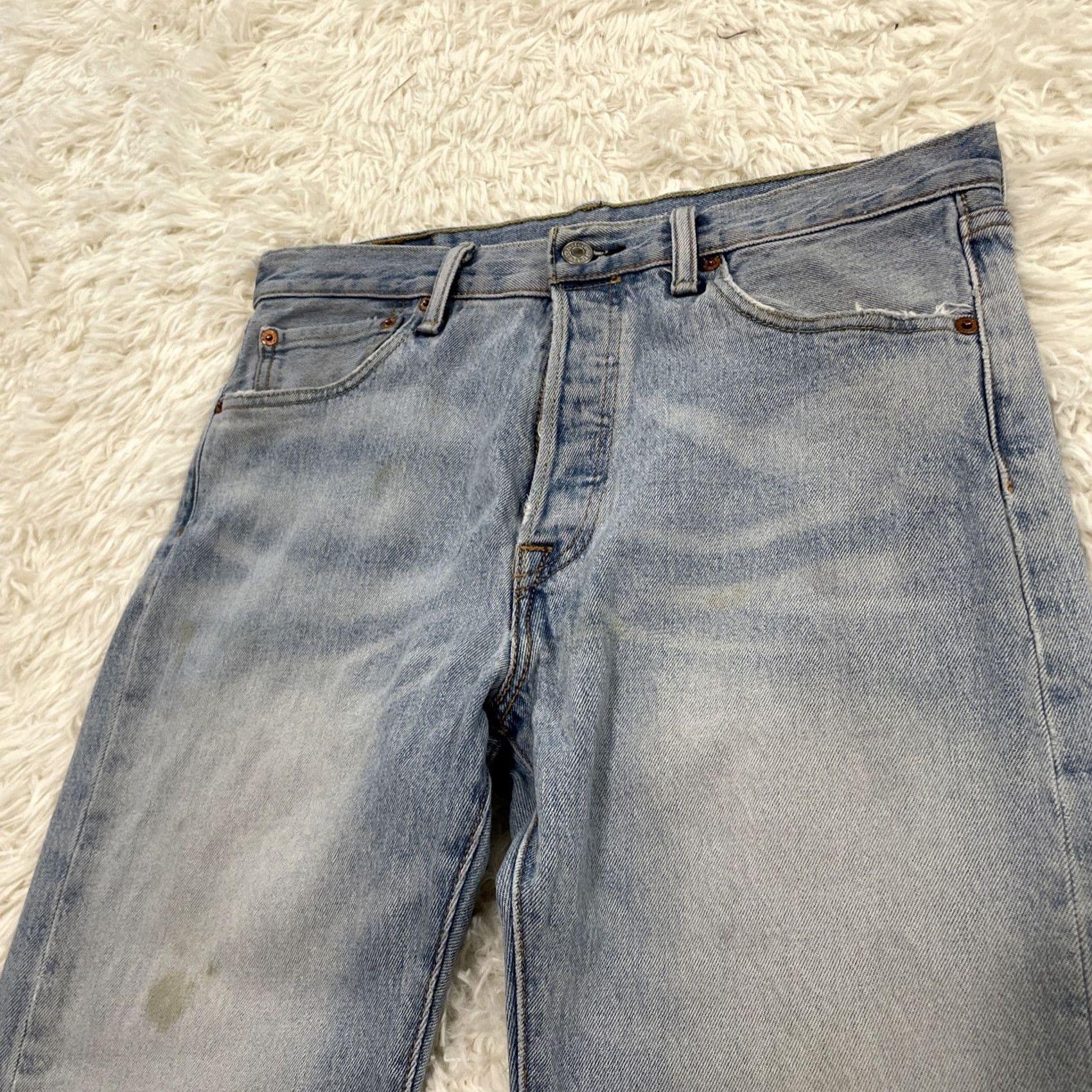 Levi's VINTAGE Levi's 501xx Jeans Men 31x32 Light Blue Rivet Fly 501 xx Y2k Grunge Premium Denim Jeans Mens Regular 31 Blue 501 Series Size US 31 - 3 Thumbnail