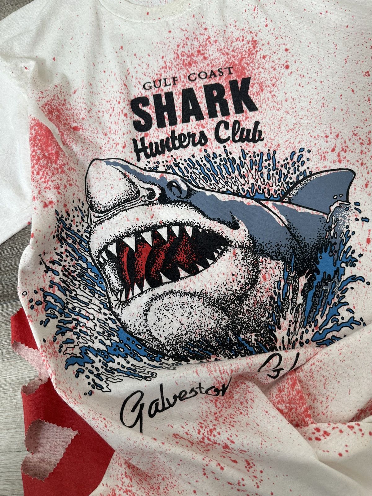 Vintage RARE Bloody Gulf Coast Shark Hunters Club Galveston Tee Size US L / EU 52-54 / 3 - 6 Thumbnail
