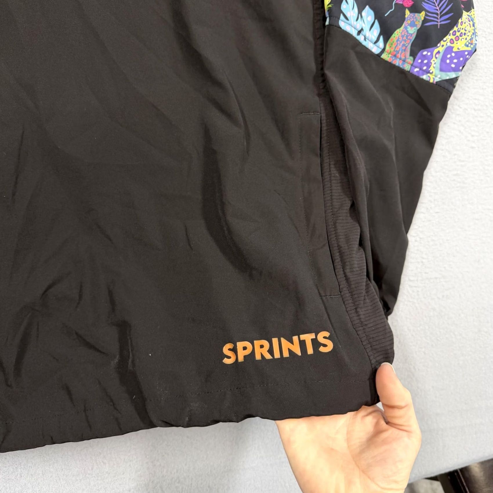Vintage Sprints Jacket Mens Large Black Hooded 1/2 Zip Animal Print Running Windbreaker Size US L / EU 52-54 / 3 - 3 Thumbnail