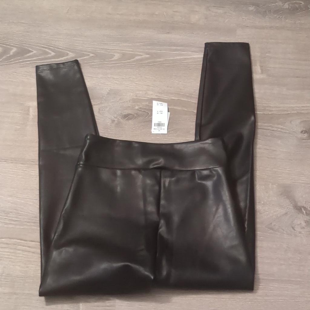 Abercrombie & Fitch Abercrombie & Fitch faux leather pants/leggings size small Size 26" / US 2 / IT 38 - 5 Thumbnail