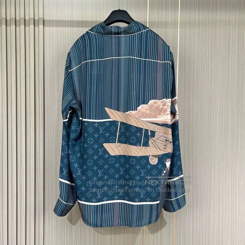 Louis Vuitton Louis Vuitton Silk Pajama Shirt in Blue. Size US S / EU 44-46 / 1 - 2 Thumbnail